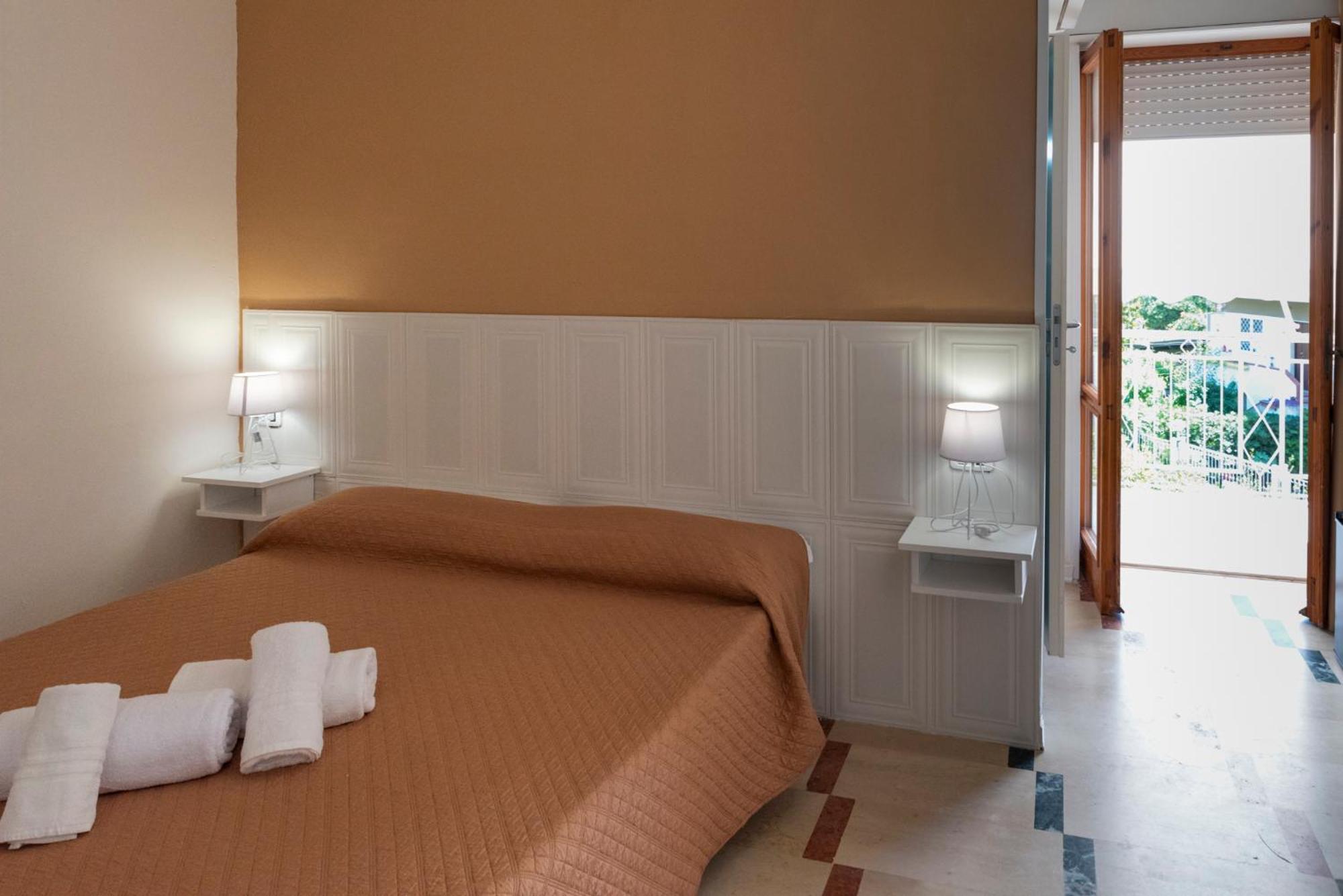 Solaris Paestum Bed and Breakfast Eksteriør billede